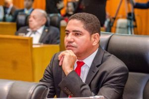 Dossiê mostra irregularidades em convênio do Incra com Funcema e notificação do TCU a Zé Inácio Dossiê mostra irregularidades em convênio do Incra com Funcema e notificação do TCU a Zé Inácio